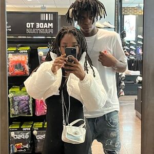 Meet your Poshers, Nyny and Pooh